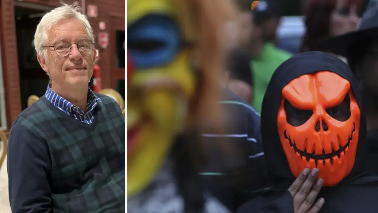 Äldre man med glasögon bredvid en person i en läskig halloweenmask. Frågan om halloween är haram är aktuell.